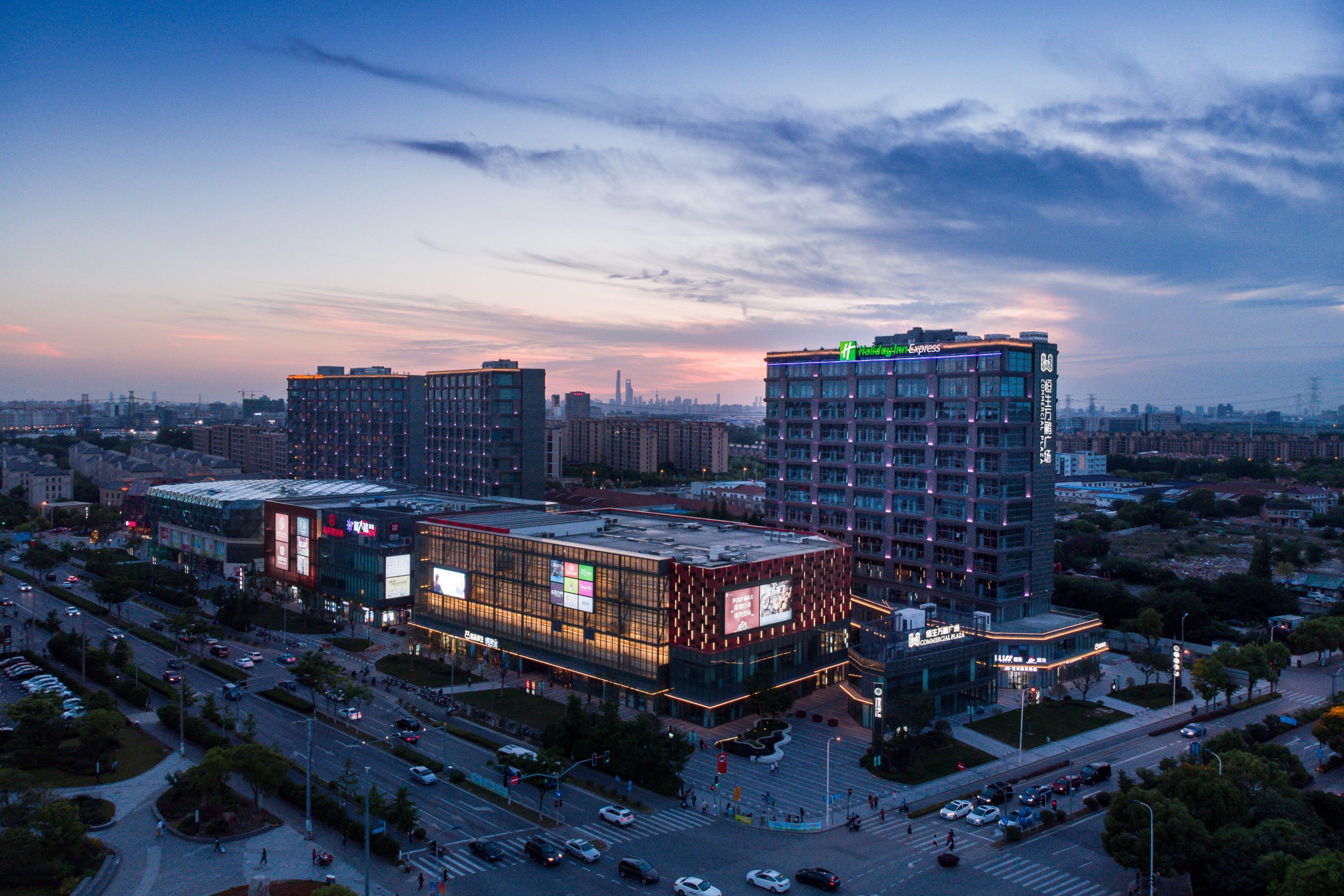 Holiday Inn Express Shanghai Tangzhen By Ihg - 20 Mins To Disney Land Dış mekan fotoğraf