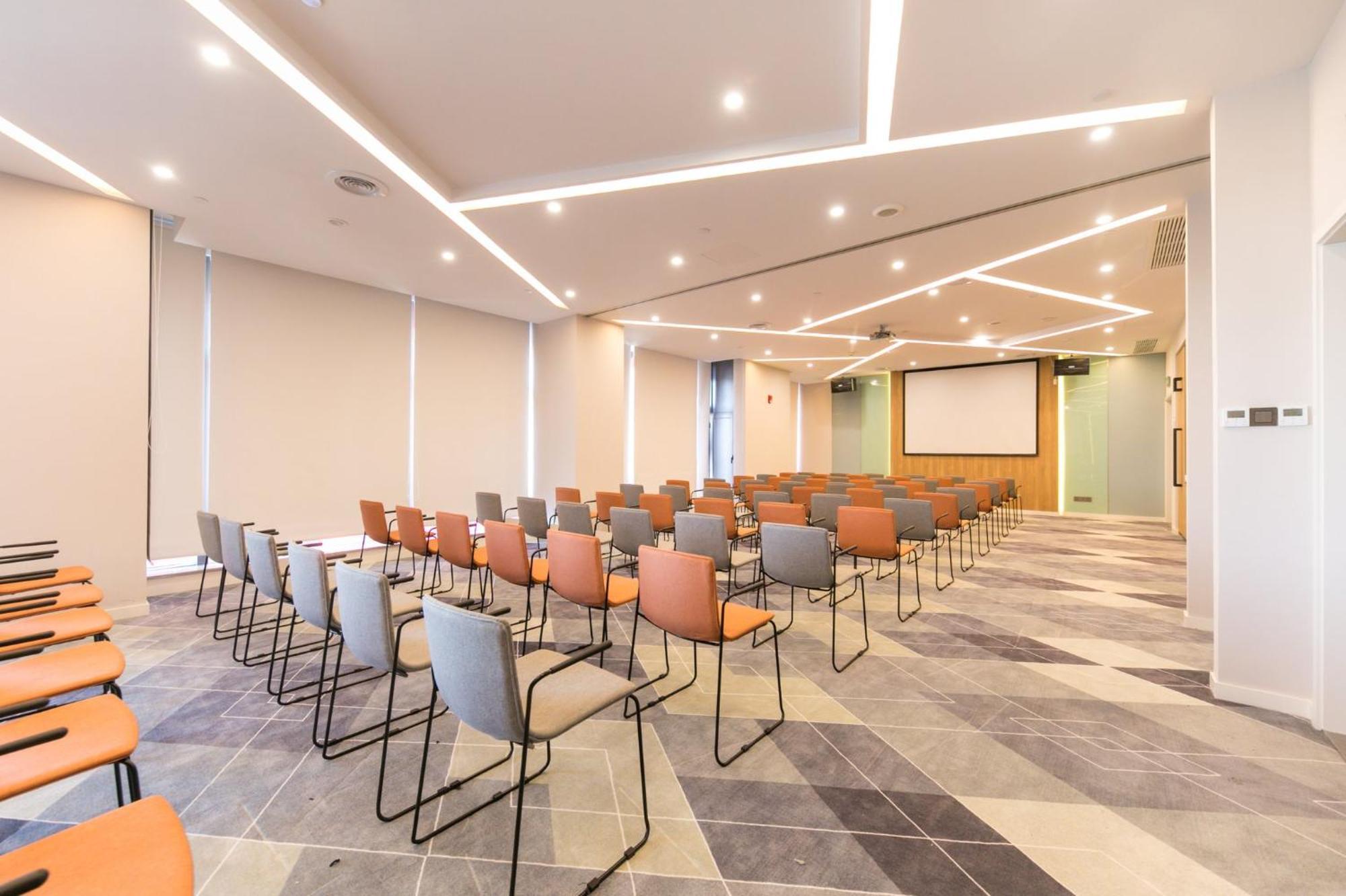 Holiday Inn Express Shanghai Tangzhen By Ihg - 20 Mins To Disney Land Dış mekan fotoğraf